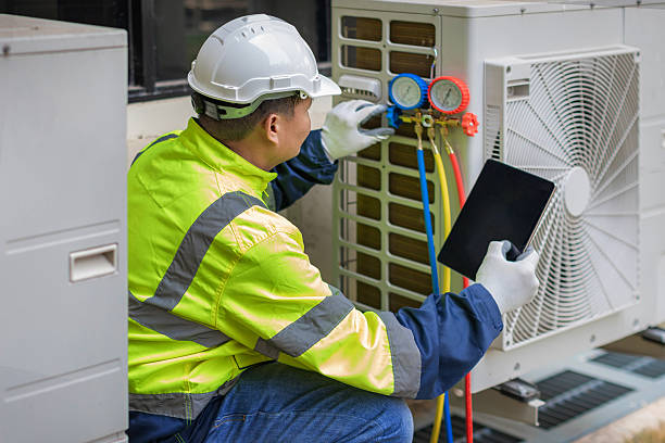 Professional Hvac Installation technician working in Fairfield, TX